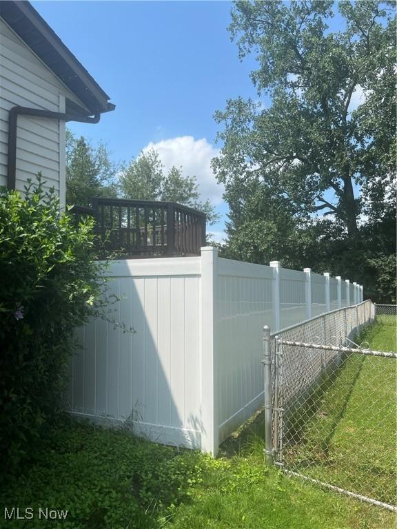 23017 Mccann St, Warrensville Heights, OH 44128 - photo 5