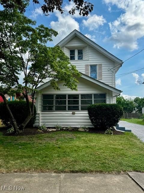 1160 Carey Ave, Akron, OH 44314 - photo 1