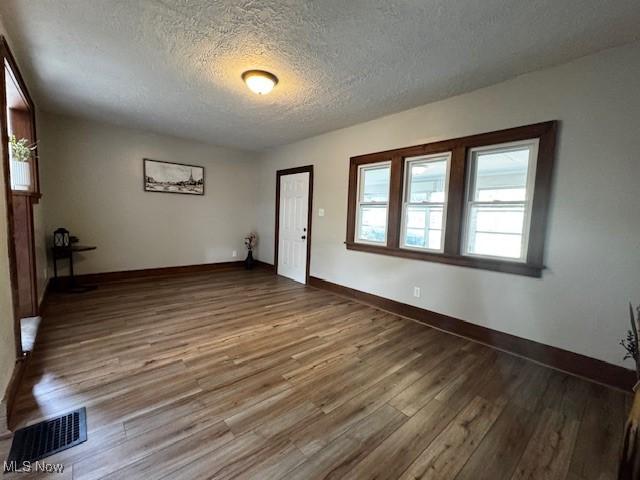 1160 Carey Ave, Akron, OH 44314 - photo 5