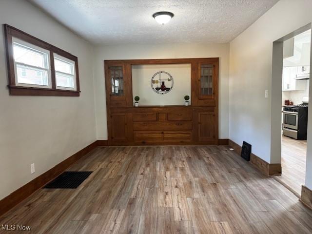 1160 Carey Ave, Akron, OH 44314 - photo 6