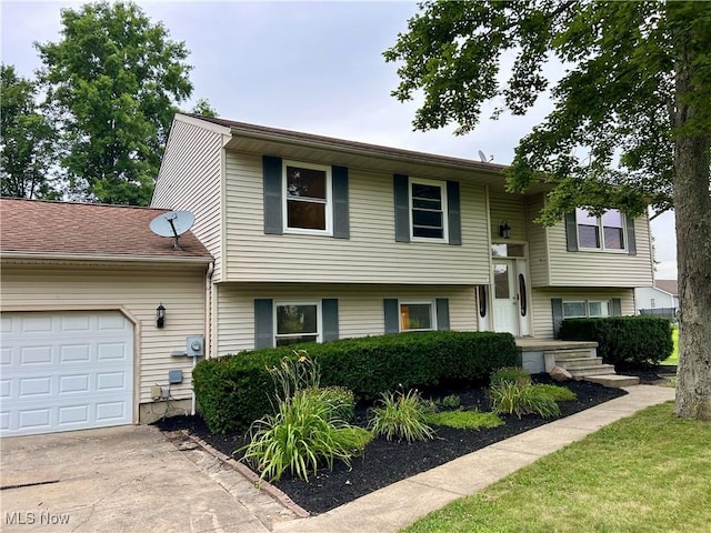 1200 Julia Dr SW, Warren, OH 44481 - photo 1