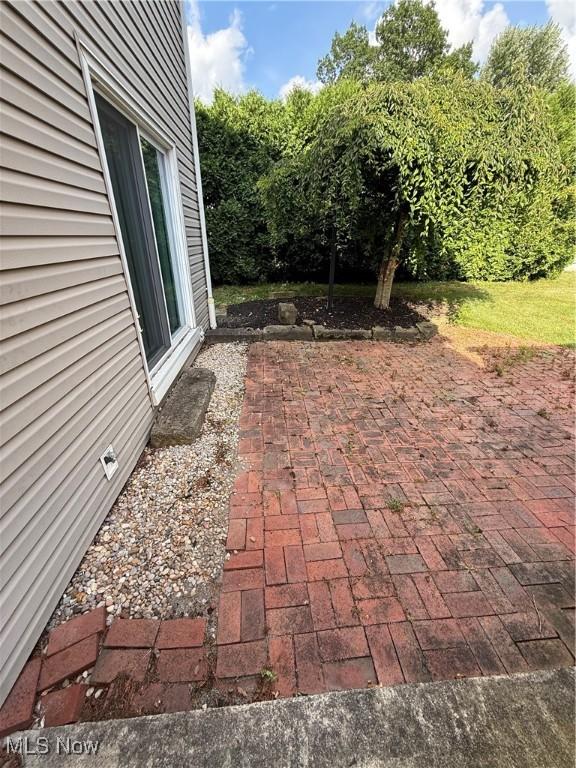 2533 Coblentz Dr, Poland, OH 44514 - photo 2