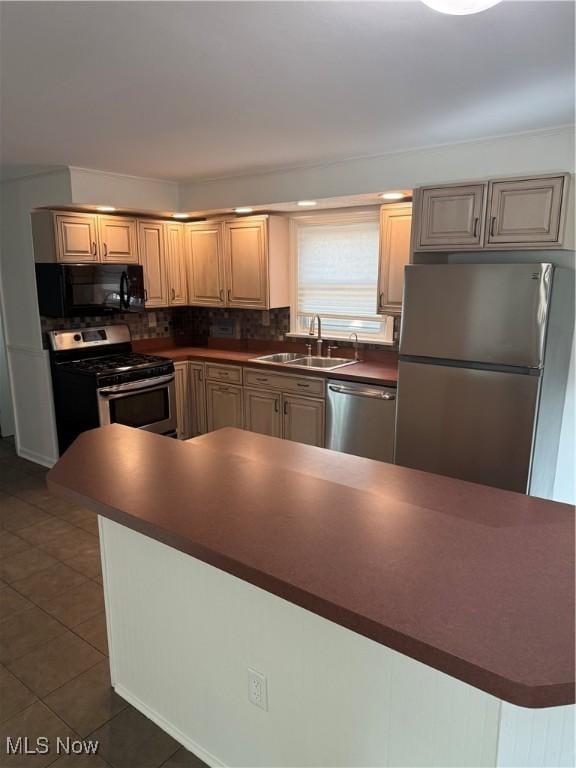 2533 Coblentz Dr, Poland, OH 44514 - photo 5