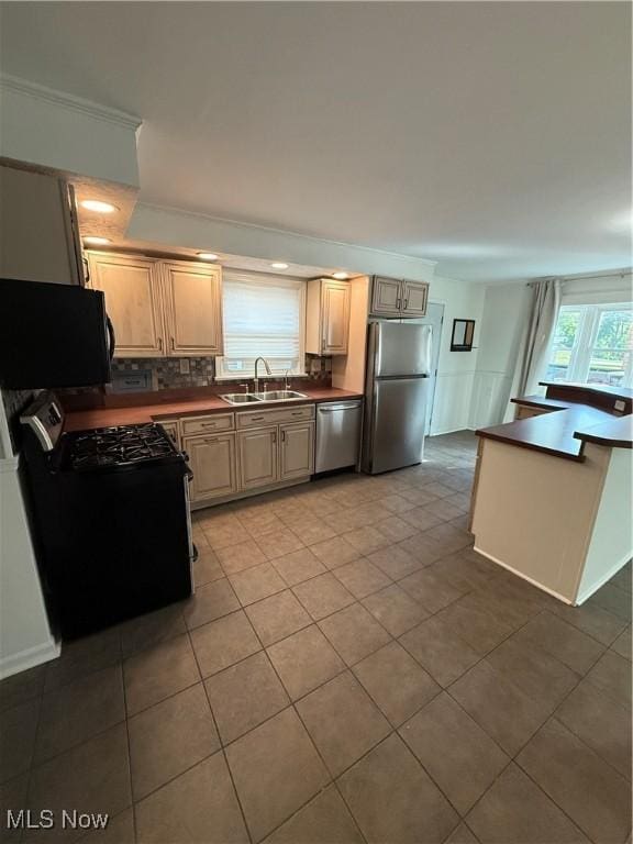 2533 Coblentz Dr, Poland, OH 44514 - photo 6