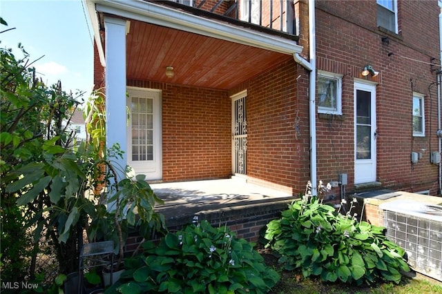 3637 Grosvenor Rd, Cleveland Heights, OH 44118 - photo 33