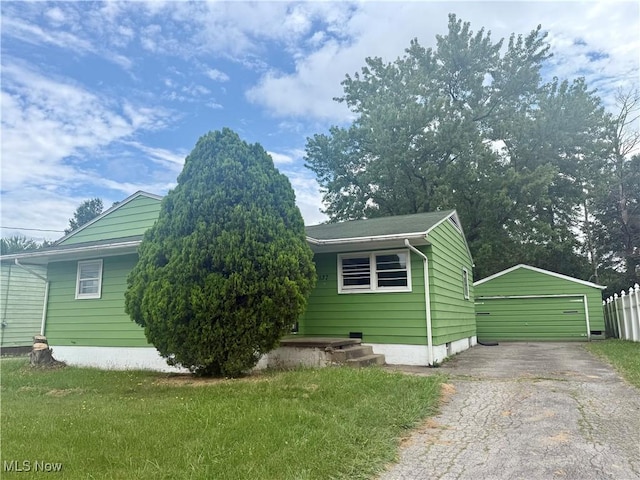 137 Greeley Ln, Youngstown, OH 44505 - photo 1