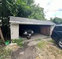 2404 Forestdale Ave, Cleveland, OH 44109 - photo 37