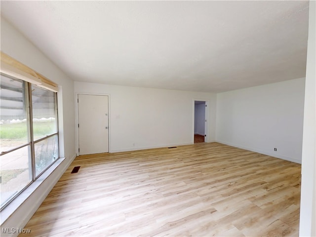17721 Rookwood Rd, Cleveland, OH 44112 - photo 9