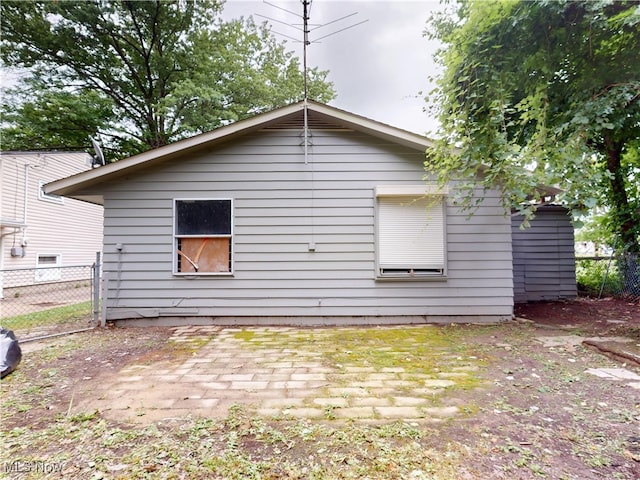 17721 Rookwood Rd, Cleveland, OH 44112 - photo 18