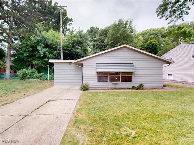 17721 Rookwood Rd, Cleveland, OH 44112 - photo 1
