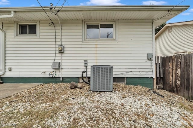 1003 Judie Dr, Cleveland, OH 44109 - photo 13