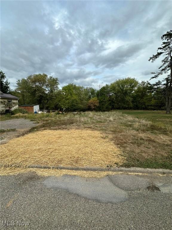 623 S 10th St, Cambridge, OH 43725 - photo 2