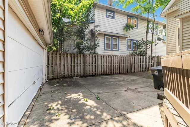 9919 Raymond Ave, Cleveland, OH 44104 - photo 31
