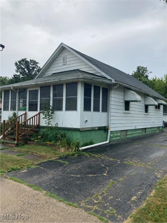 1239 W 15th St, Lorain, OH 44052 - photo 3