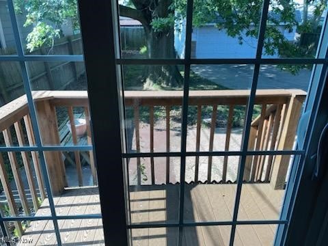 2922 Commonwealth Dr, Parma, OH 44134 - photo 5