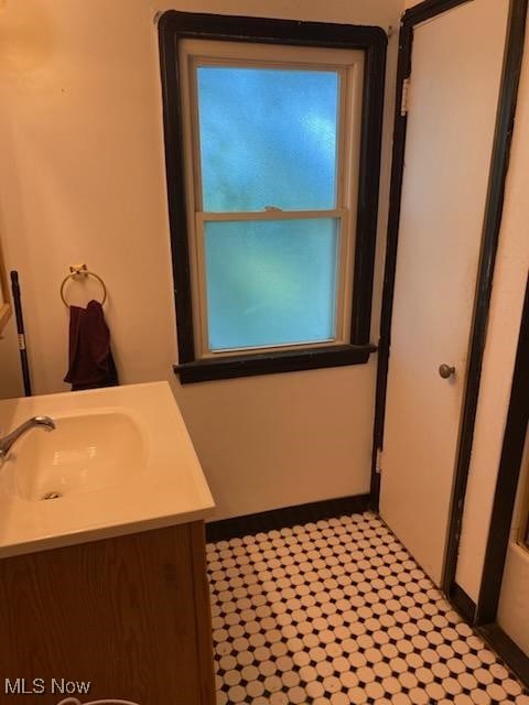 2922 Commonwealth Dr, Parma, OH 44134 - photo 9