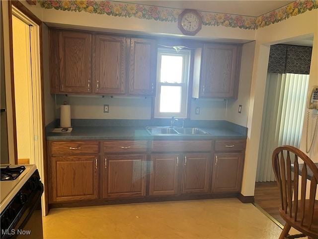 887 Mckinley Ave, Bedford, OH 44146 - photo 2