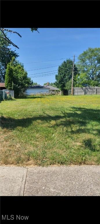 18713 Fairway Ave, Maple Heights, OH 44137 - photo 3