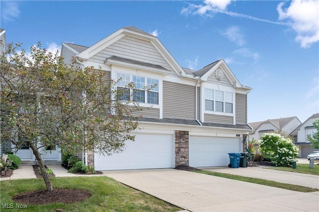 8517 Roxbury Ct, Olmsted Twp, OH 44138 - photo 2