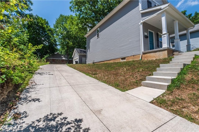 492 Douglas St, Akron, OH 44307 - photo 5