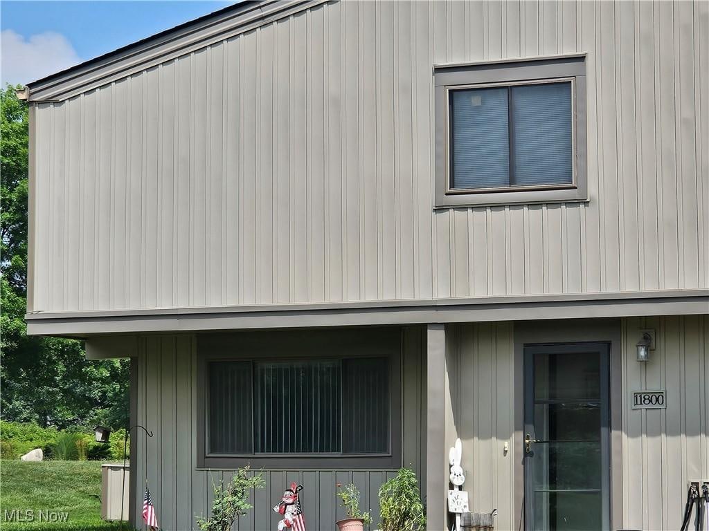 11800 Harbour Light Dr, North Royalton, OH 44133 - photo 1
