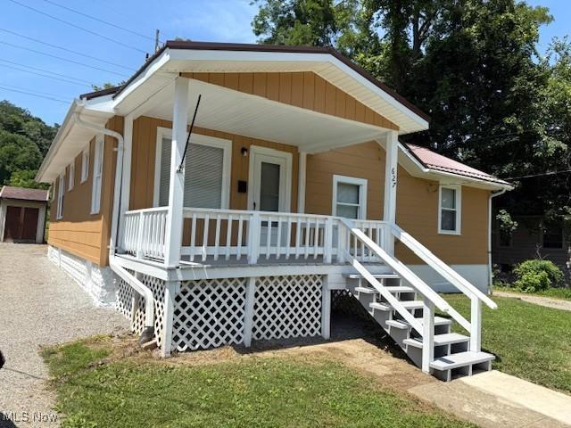 627 Schaum Ave, Zanesville, OH 43701 - photo 1