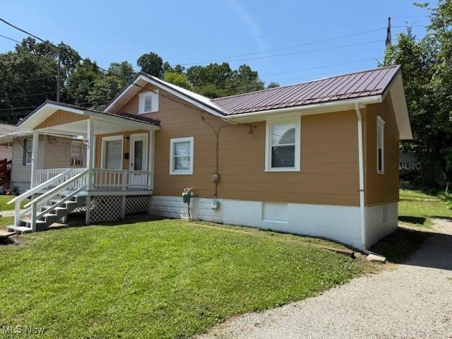 627 Schaum Ave, Zanesville, OH 43701 - photo 2