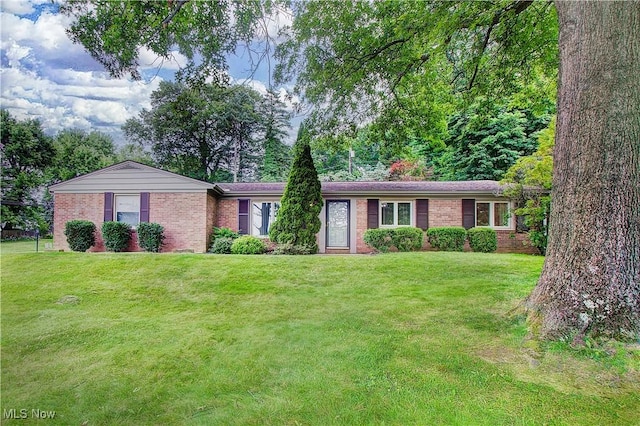 906 Lindy Lane Ave SW, North Canton, OH 44720 - photo 2