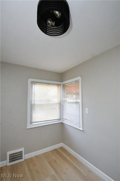 13813 Tyler Ave, Cleveland, OH 44111 - photo 17