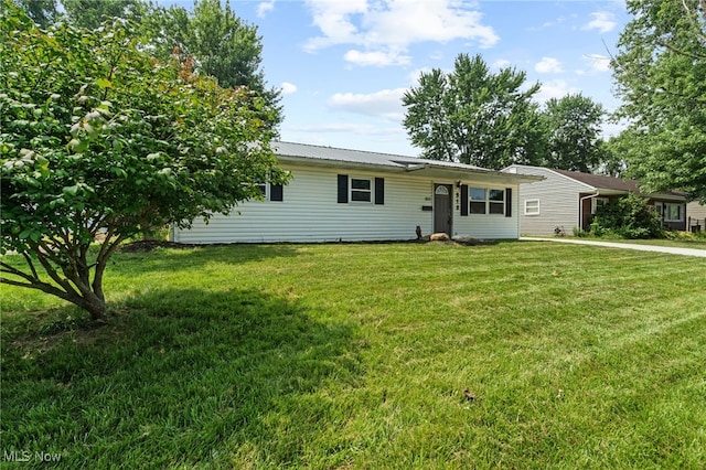819 Baldwin Ave, Elyria, OH 44035 - photo 2