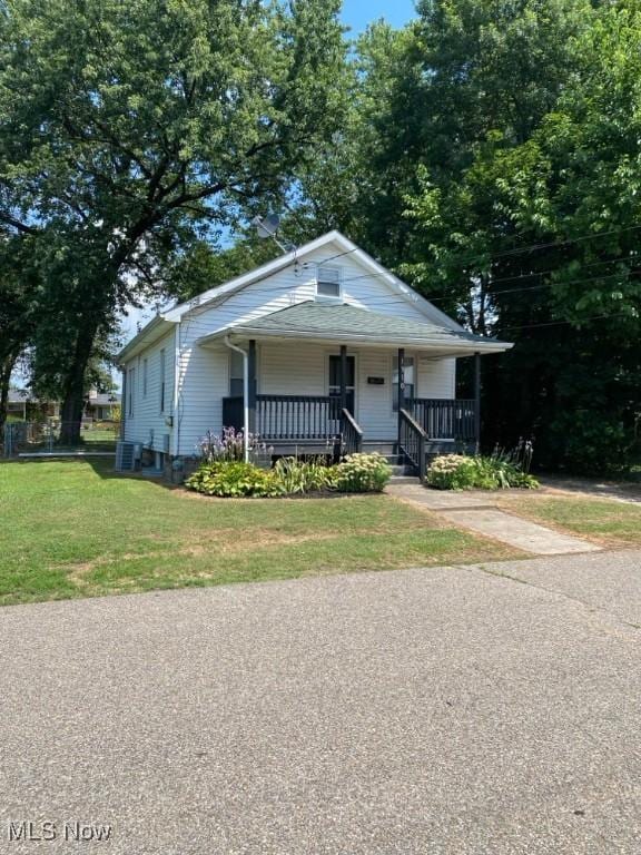 1310 Roselawn Ave, Belpre, OH 45714 - photo 1