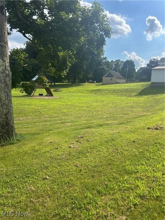 8512 SE Mapleton St SE, East Canton, OH 44730 - photo 5