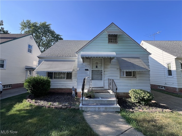 7424 Traymore Ave, Brooklyn, OH 44144 - photo 1