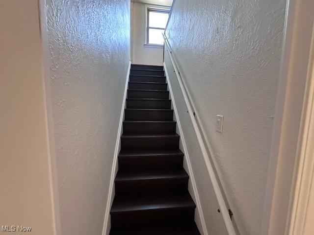 445 E 275th St, Euclid, OH 44132 - photo 11