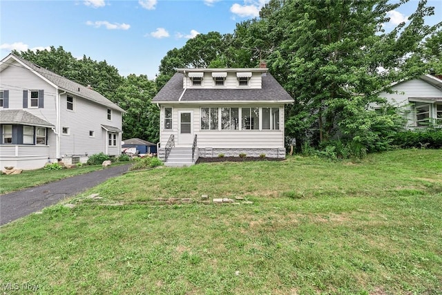 1595 Hillcrest St, Akron, OH 44314 - photo 1