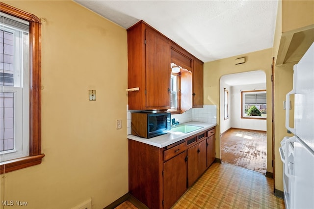 10306 Jasper Rd, Cleveland, OH 44111 - photo 8