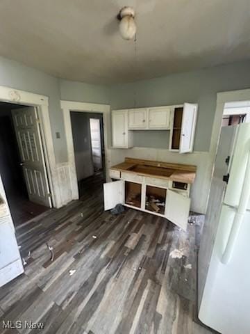 10527 Earle Ave, Cleveland, OH 44108 - photo 20