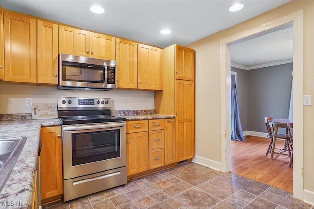 1367 Benton St, Barberton, OH 44203 - photo 15