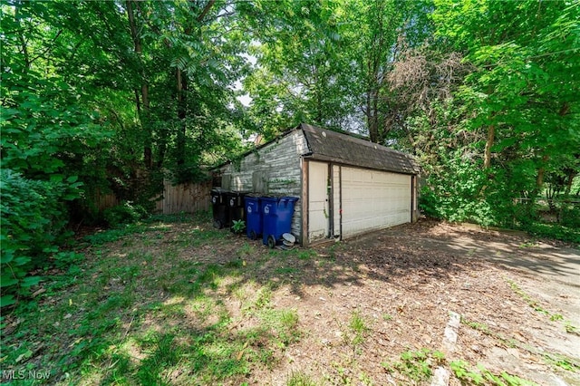 742 Linn Dr, Cleveland, OH 44108 - photo 35