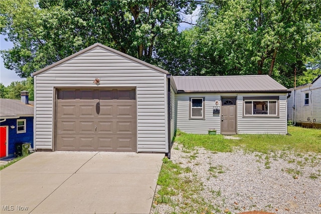 2525 44th St NW, Canton, OH 44709 - photo 1