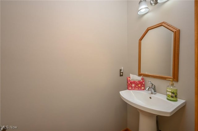 2889 Vicksburg Ave NW, Canton, OH 44708 - photo 24