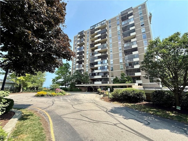 25801 Lakeshore Blvd Unit 53, Euclid, OH 44132 - photo 1