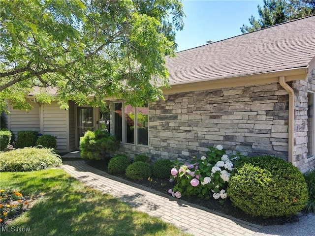 5575 Hummingbird Cir, Solon, OH 44139 - photo 3