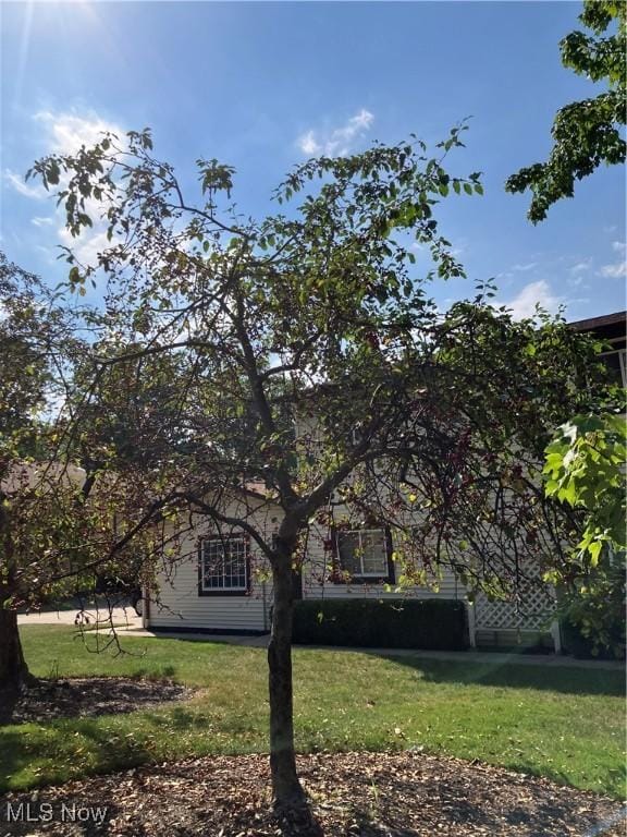 237 Greenbriar Ct, Euclid, OH 44143 - photo 1