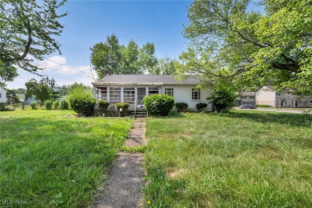 1935 W 19th St, Lorain, OH 44052 - photo 1