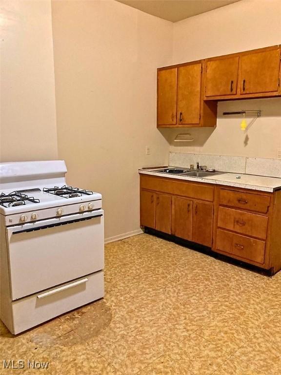 554 Eddy Rd, Cleveland, OH 44108 - photo 28