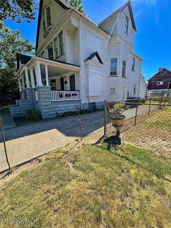 554 Eddy Rd, Cleveland, OH 44108 - photo 10