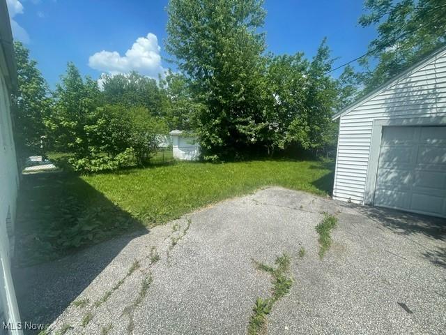 3947 E 176th St, Cleveland, OH 44128 - photo 2