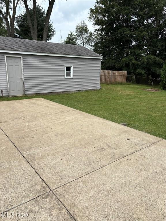 916 Waugh Dr, Hubbard, OH 44425 - photo 17