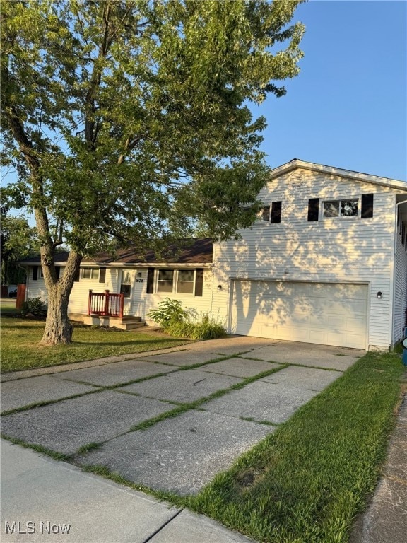 805 Roberts St, Sheffield Lake, OH 44054 - photo 2